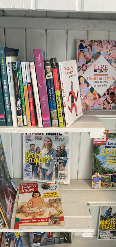 Visuel des étagères de la boîte à livres